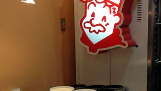 新大阪駅の改札レベル（３階）にもあってお土産に便利