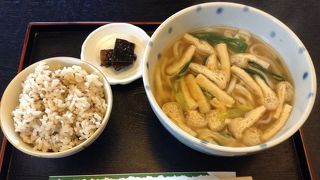 大覚寺の門前で食事するなら「しぐれ茶屋」のみ