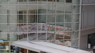 六本木ヒルズのすぐ隣！