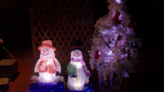 クリスマスの雪だるまのイルミネーションがきれい