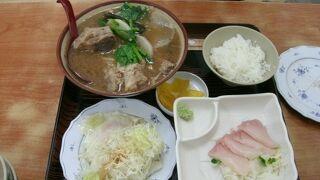 これぞ、沖縄の食堂