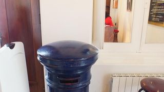 切手と絵葉書を持っていくと良いかも