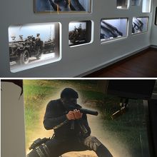 湖井頭戦史館での、武器や軍事訓練の様子の展示。