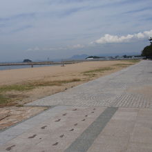 散歩にはちょうどいい大きさの公園。。