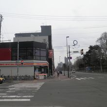 オレンジのコンビニ♪