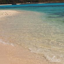 波打ち際もこんなに綺麗。