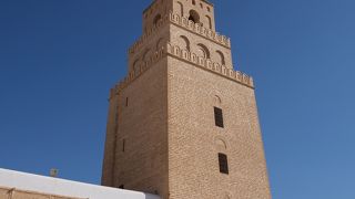 ケルアンではモスクが観光スポットになります。