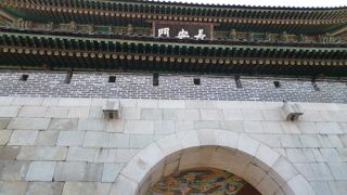 華城の北門であり正門に当る門