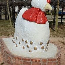小金門島（烈嶼）各地で見かける風鶏。公園にもいました。