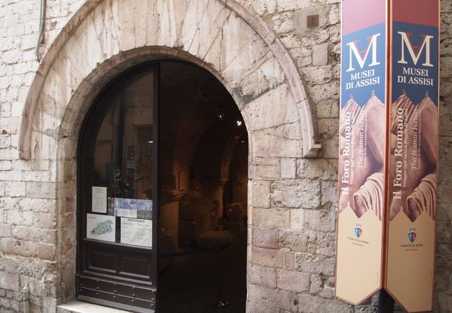 市立博物館とフォロ ロマーノ
