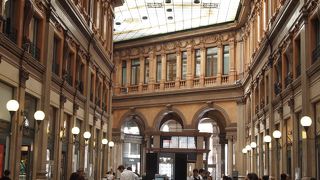 街なかのおしゃれなショッピングモール