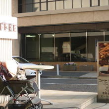 安いカフェもあります。