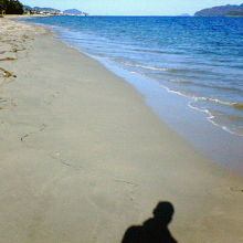 砂浜まで来る人はあまりいないので、静かめです。