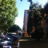 1階はブラッスリーになっています。