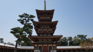 東塔、西塔の対だからこその美しさ