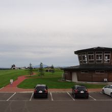 建物2階が展望台のようになっています