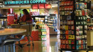 ショッピングの後はシナモンドルチェラテでひと休み