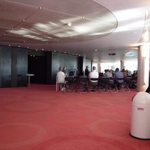 開演前のレクチャー，私には残念ながらオランダ語でした．