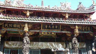 朝昼晩いつも人がいっぱいです