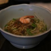 小さなお椀の担仔麺