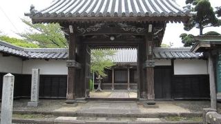 山門の透かし彫りが記憶に残りました