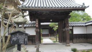 浄土真宗のお寺です