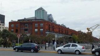 高級飲食店が並んでいます