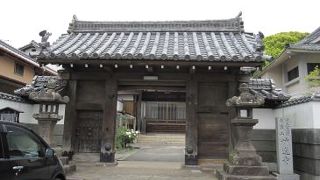 浄土真宗のお寺です