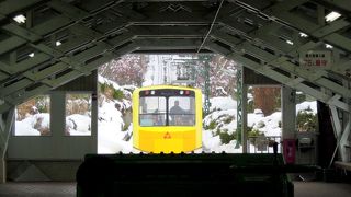 レトロな木造駅舎がステキ