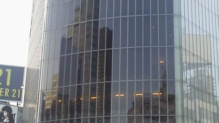 渋谷のスクランブル交差点にかまえるのが大型ビジョンがある「QFRONT」