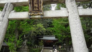 徒然草にも登場する神社