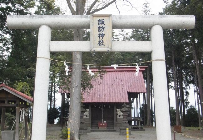 公園内の神社