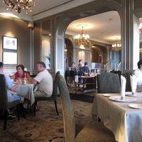 ハイティーはこちらで。