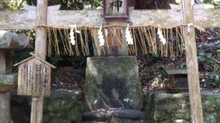 必見の価値ある歴史的神社。