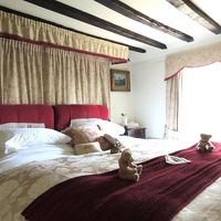 Teddy bearが置かれた客室ベッド。