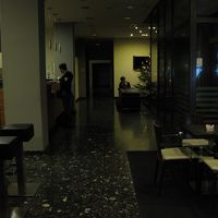 ダルミナ・ホテルのロビーは古臭い感じ。