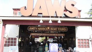 映画　ジョーズの世界です。