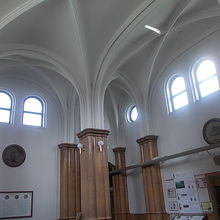 白を基調とした美しいアインシュタインドーム