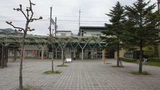 ちょこっと途中下車して観光してみるというにはしんどいと思います