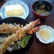 ボリュームたっぷり大海老天丼！