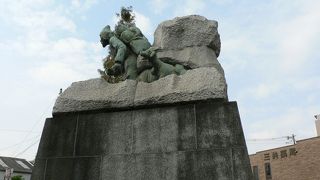 日本人として初めてチベットへの入国を果たした河口慧海の銅像