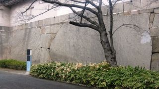 城内巨石4位の大手見付石