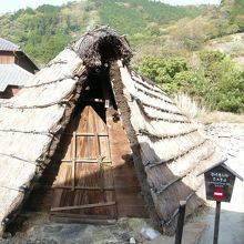 こんな小屋がたくさん並んでいます