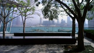 モール内の海の見えるスポット