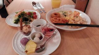 八重洲地下街ランチブッフェ♪