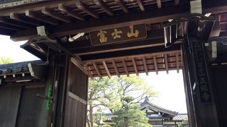 見晴らしのいい参道