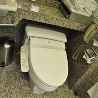 ウォシュレット付きトイレは嬉しいですね。