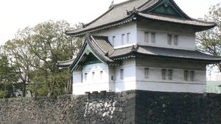 桜田巽櫓の 巽門の名は、本丸の東南（辰巳）の方角にあるところに由来するもだそうです