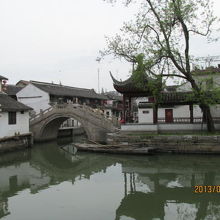 水郷の景色を見ながらお茶を飲む。