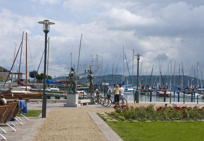 特に何もないが湖周辺の散策は気持ちいい